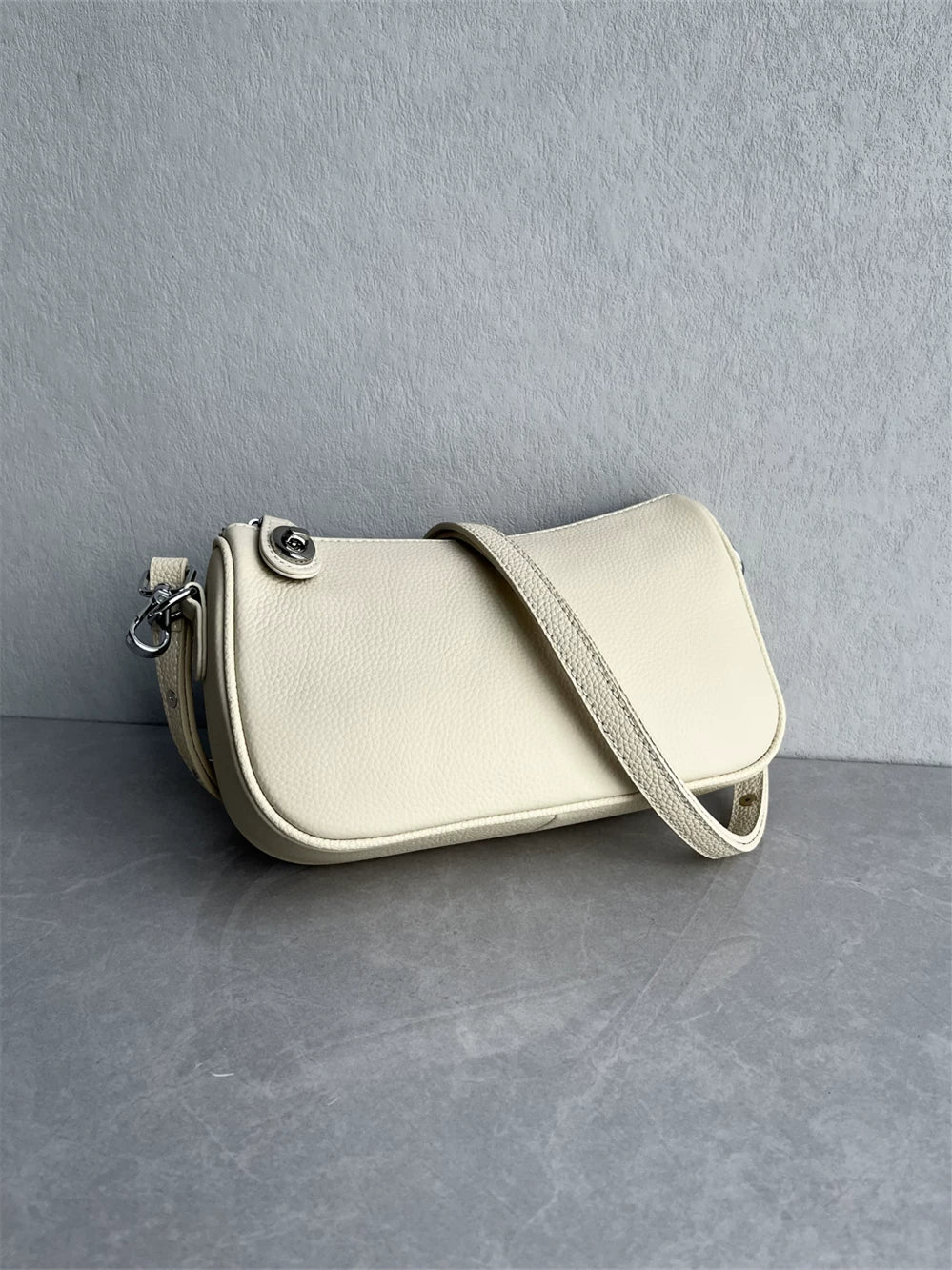 Foreign trade tail goods high-quality top-layer cowhide small square bag fashionable and versatile casual white small bag one-shoulder crossbody women's bag