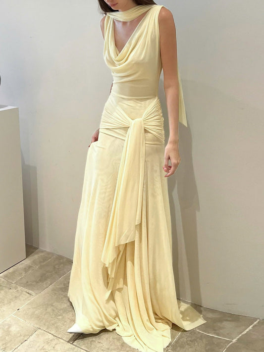 Resort-style mesh design, swing neck, slanted shoulders, sleeveless dress, solid color, high-end temperament, slim long skirt
