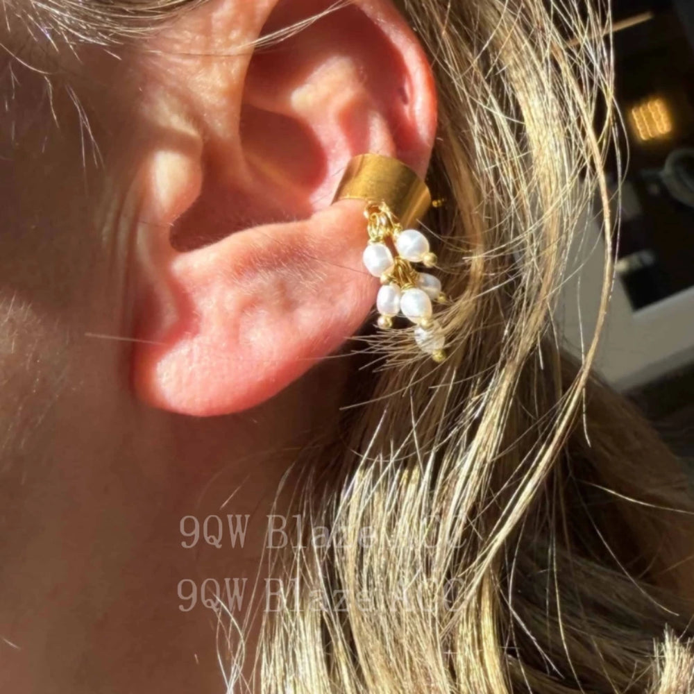 French light luxury natural pearl ear clips, grape strings, pearl ear bone clips, women's no ear piercings, niche design earrings