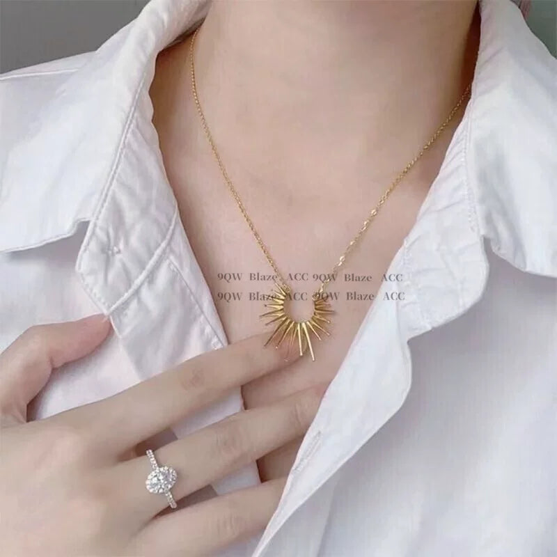 European and American niche vintage sunflower necklace 18K gold-plated stainless steel U-shaped horseshoe ring ins style titanium steel clavicle chain