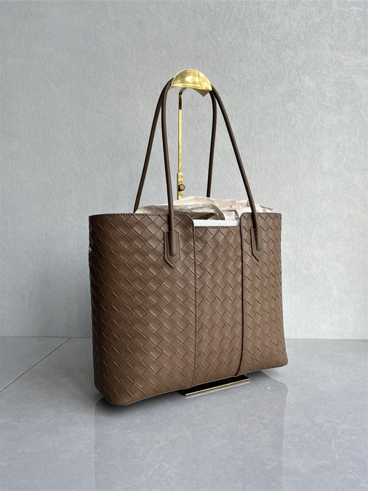Foreign trade export high-quality cowhide woven tote bag casual and versatile large capacity commuter single shoulder armpit women's large bag