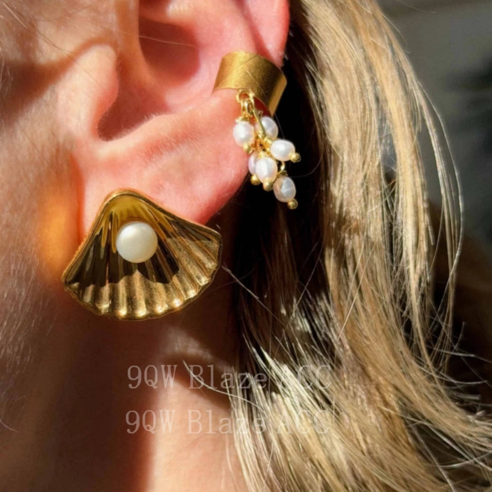 French light luxury natural pearl ear clips, grape strings, pearl ear bone clips, women's no ear piercings, niche design earrings