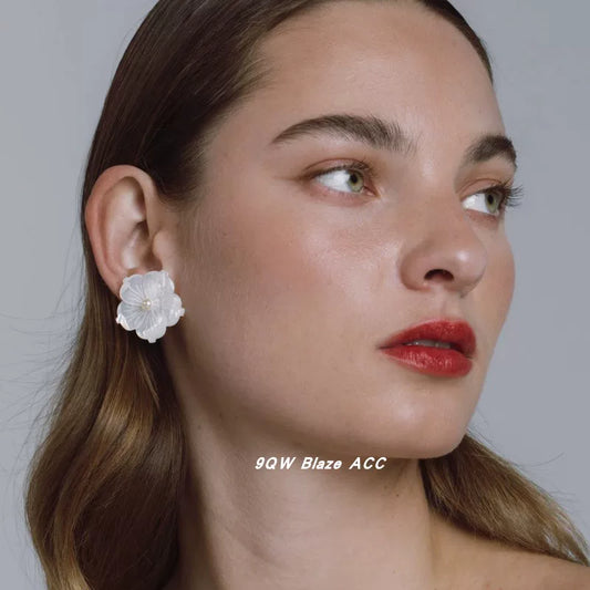 9QW spring gentle atmosphere earrings French elegant fritillary flower studs natural fritillary three-dimensional flower stud earrings