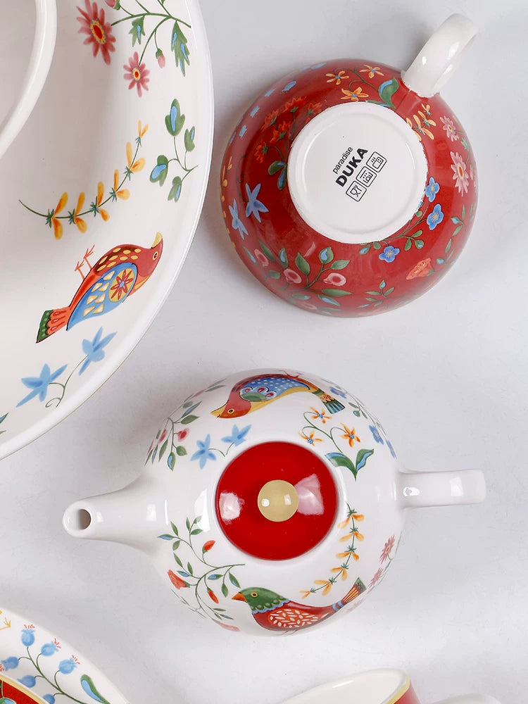 Creative painting, a cup and a pot set, a particularly good-looking coffee cup, a personal afternoon tea tableware, a mother and a child