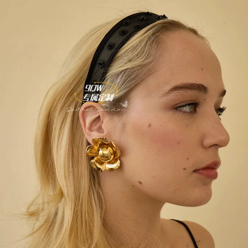 9QW new fashion OL attendance versatile three-dimensional flower earrings light luxury simple luxury exquisite stud earrings