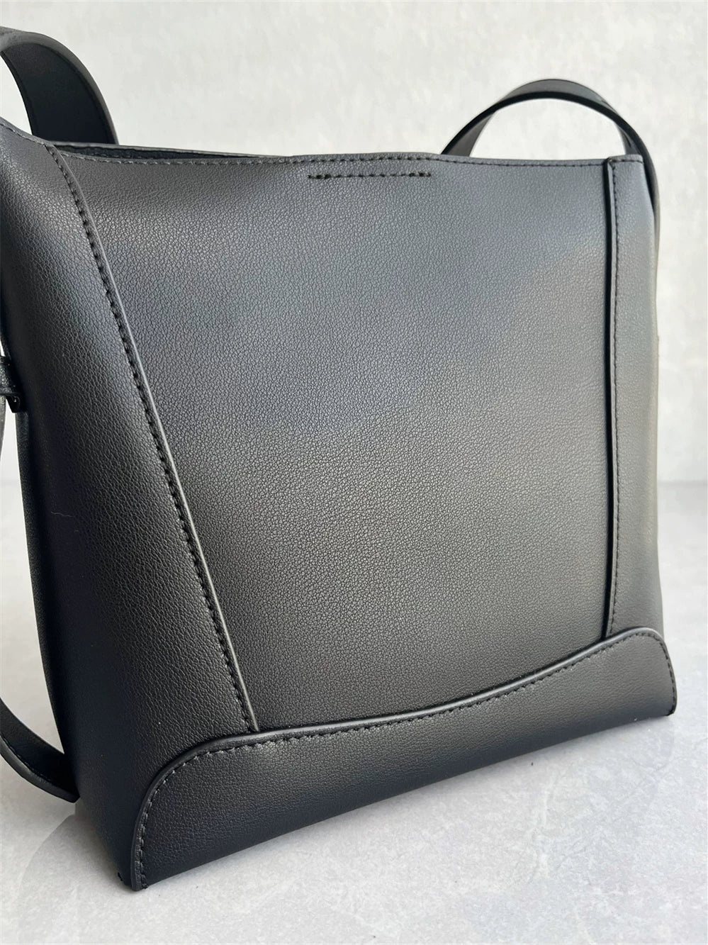 Export foreign trade high-quality cowhide tote bag fashionable versatile bucket bag leather casual simple one-shoulder crossbody woman