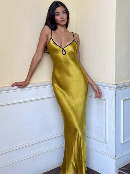 High-end solid color satin slip dress, niche design, French temperament, hot girl seaside vacation, slim long dress