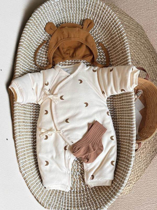 Newborn clothes 0-2 months baby winter clothes thickened cotton jacket 3 months male and female baby warm coat 52 yards 66