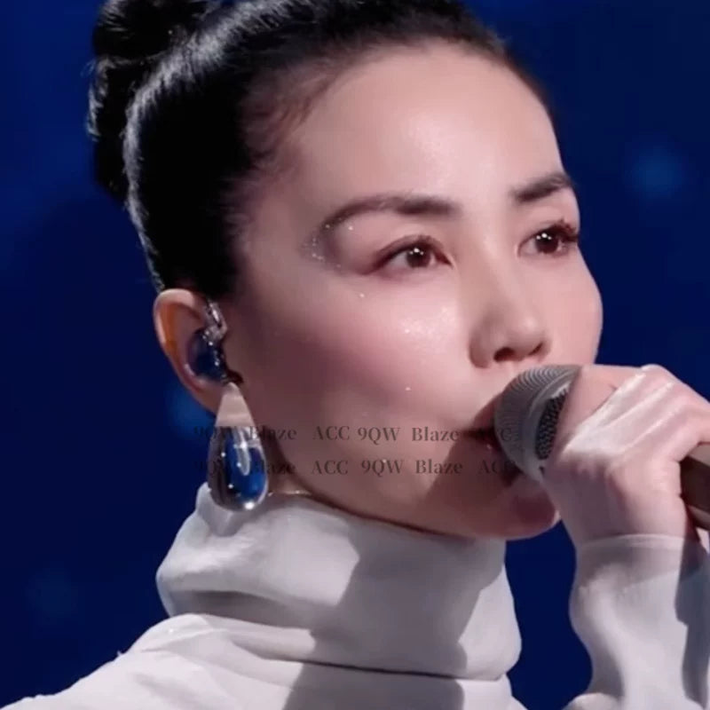 Faye Wong's Spring Festival Gala "Laundry Beads" The same transparent water drop earrings are highly transparent resin craftsmanship versatile earrings