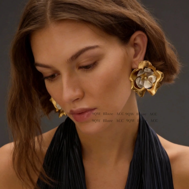 9QW retro two-color three-dimensional flower earrings women's exaggerated artistic earrings niche design contrast earrings