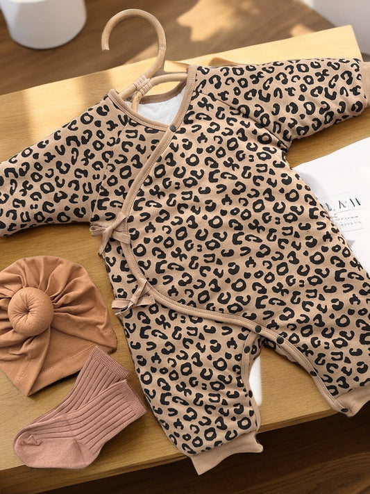 Newborn baby clothes 0 a March baby autumn and winter clothing set pure cotton newborn baby warm cotton coverall