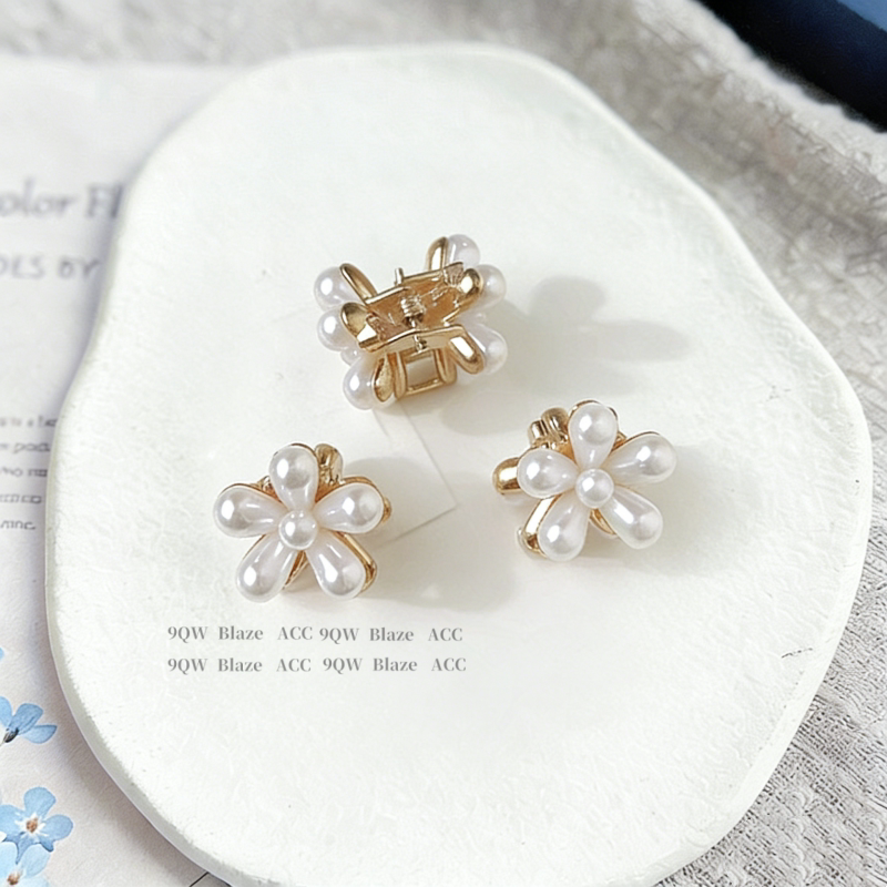 Liu Yifei's same French pearl flower hairpin mini exquisite grab clip girly side broken hair versatile hairpin