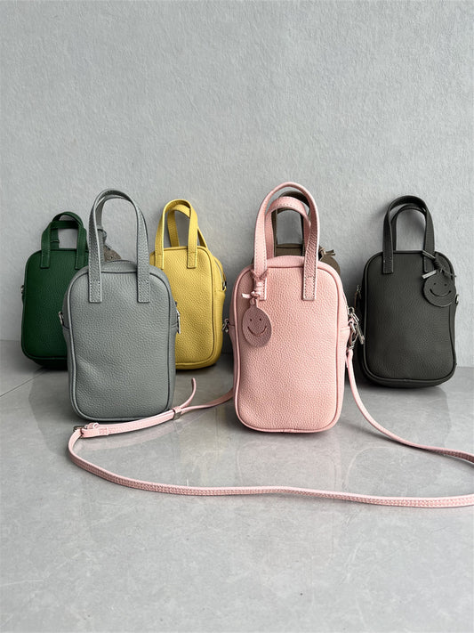 Cabbage price ~ foreign trade clearance top layer cowhide mobile phone bag fashionable and versatile full leather casual bag one-shoulder crossbody woman