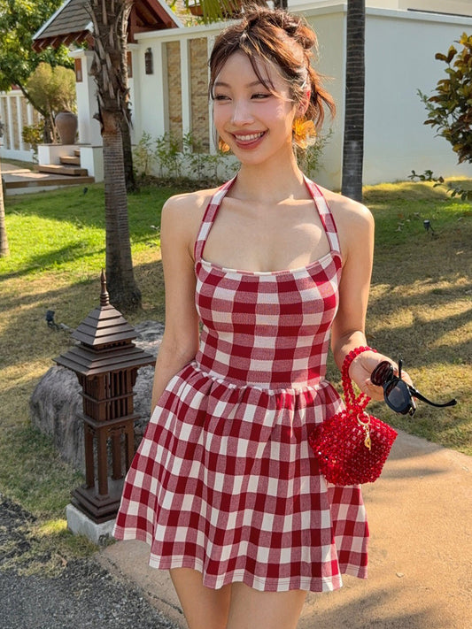 French vintage plaid halterneck bandeau camisole dress 2026 summer new hot girl waist pleated short skirt for women
