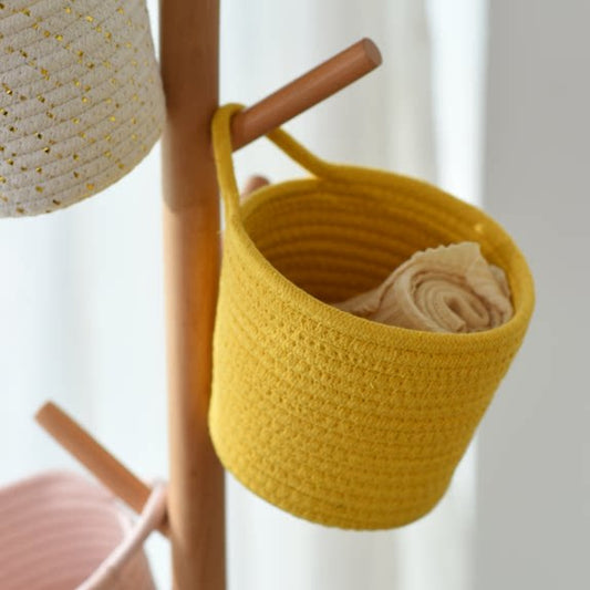Small hanging baskets, fabric storage baskets, woven baskets, sorting boxes, remote controls, desktop storage baskets, car storage baskets, and glove baskets